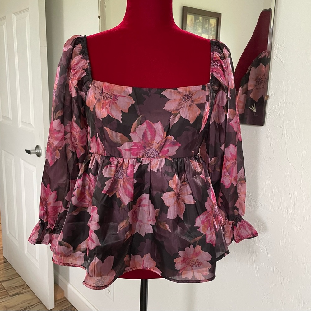 Thirty Thirty Top NWT! Size XL Lined Fantastic Floral! Excellent Condition!